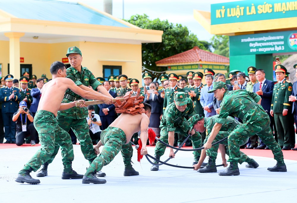 Nghĩa tình Việt - Lào nơi biên giới: Chung dải núi sông, bền chặt một tình hữu nghị son sắt - ảnh 22