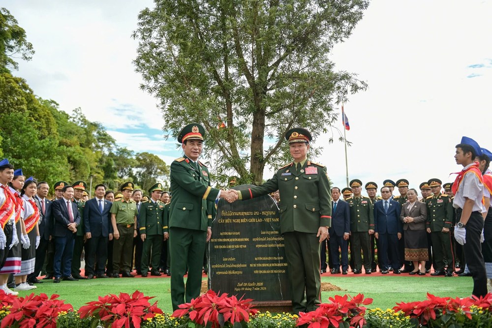 Nghĩa tình Việt - Lào nơi biên giới: Chung dải núi sông, bền chặt một tình hữu nghị son sắt - ảnh 13