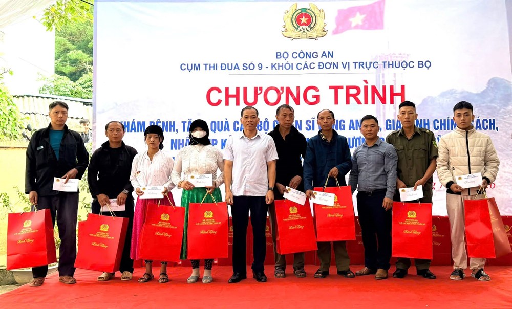 Tuyên Quang: Lũng Cú thực hiện tốt chính sách đền ơn đáp nghĩa - ảnh 1