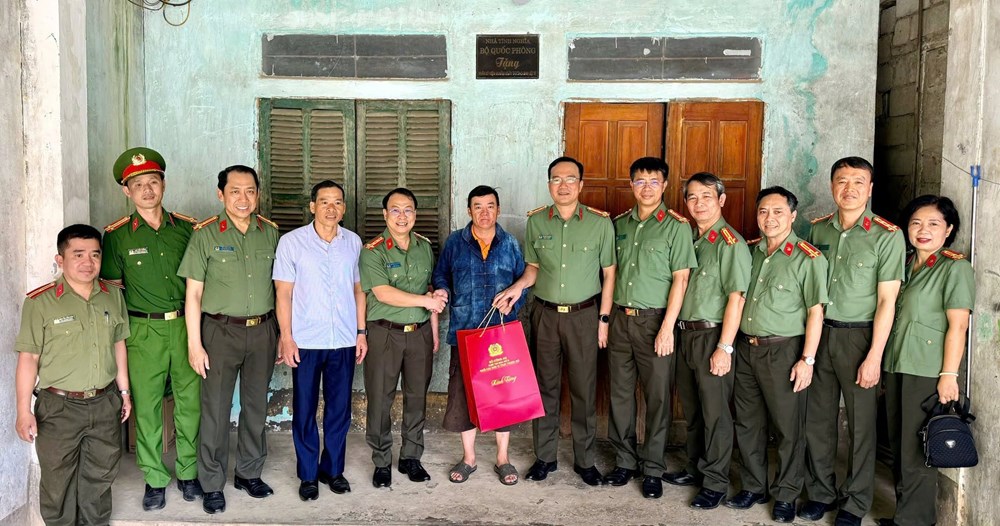 Tuyên Quang: Lũng Cú thực hiện tốt chính sách đền ơn đáp nghĩa - ảnh 3