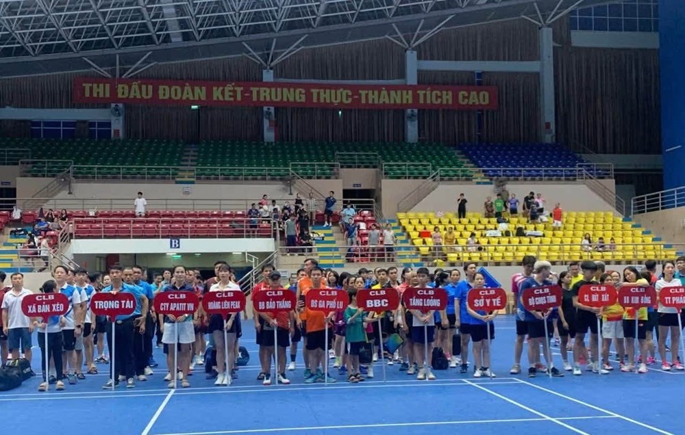 Hơn 400 VĐV tranh tài tại Giải cầu lông, bóng bàn các CLB tỉnh Lào Cai năm 2026 - ảnh 1