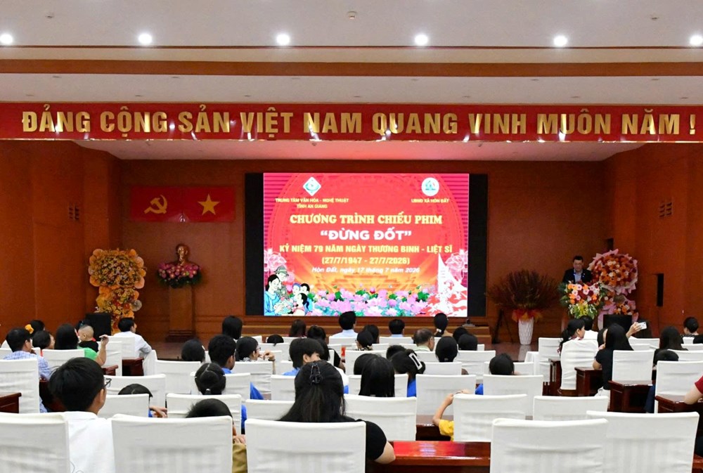 An Giang ra quân đợt chiếu phim kỷ niệm 79 năm Ngày Thương binh - Liệt sĩ - ảnh 1