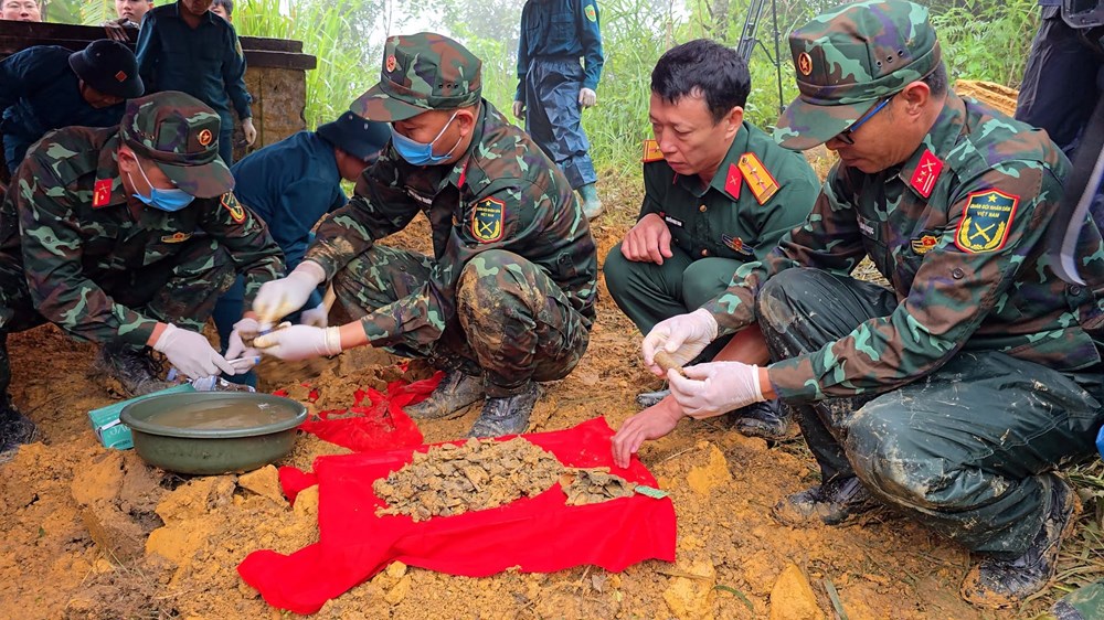 Điện Biên: Khai quật, quy tập 2 phần mộ liệt sĩ tại bản Lồng, xã Quài Tở - ảnh 2