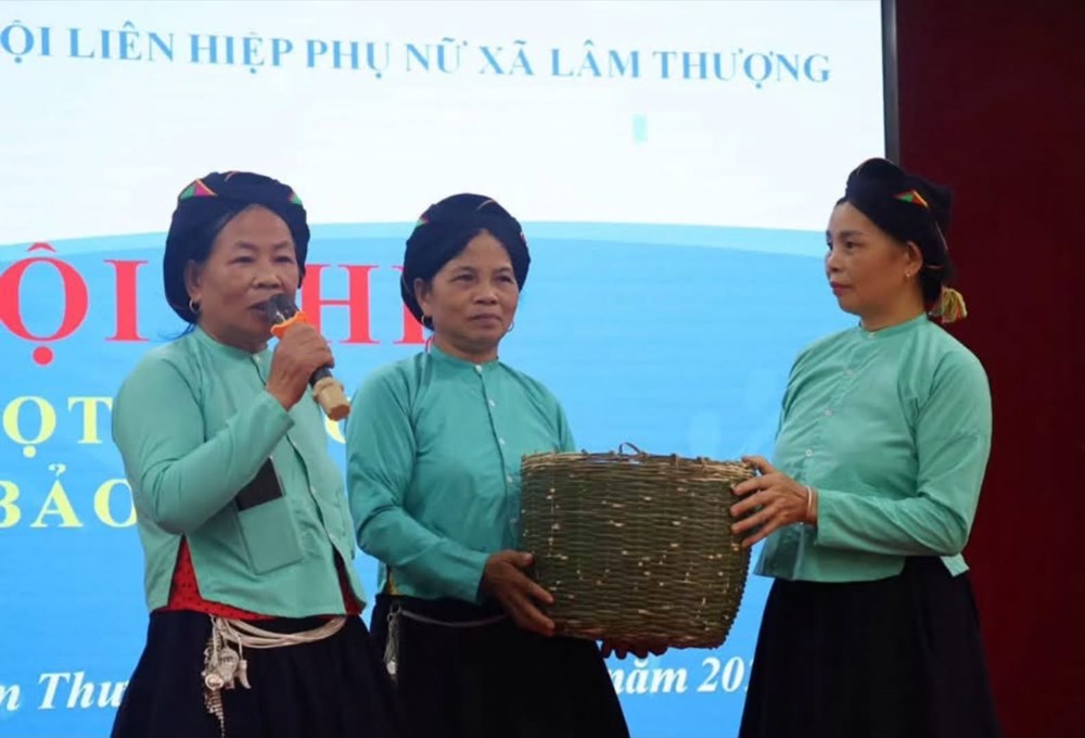 Phụ nữ Lâm Thượng làm nông nghiệp sạch giữ màu xanh cho bản làng - ảnh 5