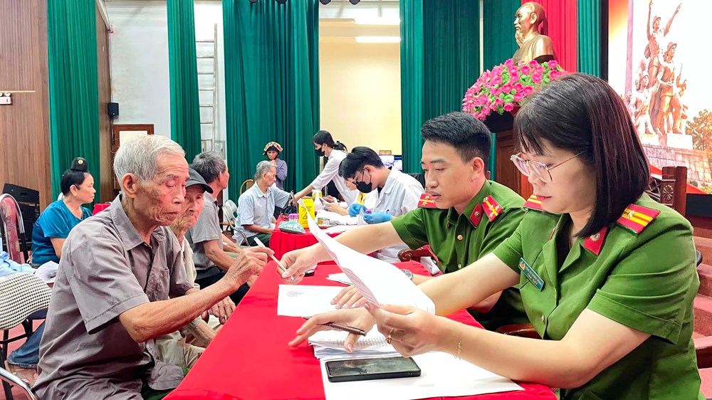 Công an tỉnh Sơn La mở đợt cao điểm thu nhận mẫu ADN thân nhân liệt sĩ - ảnh 1