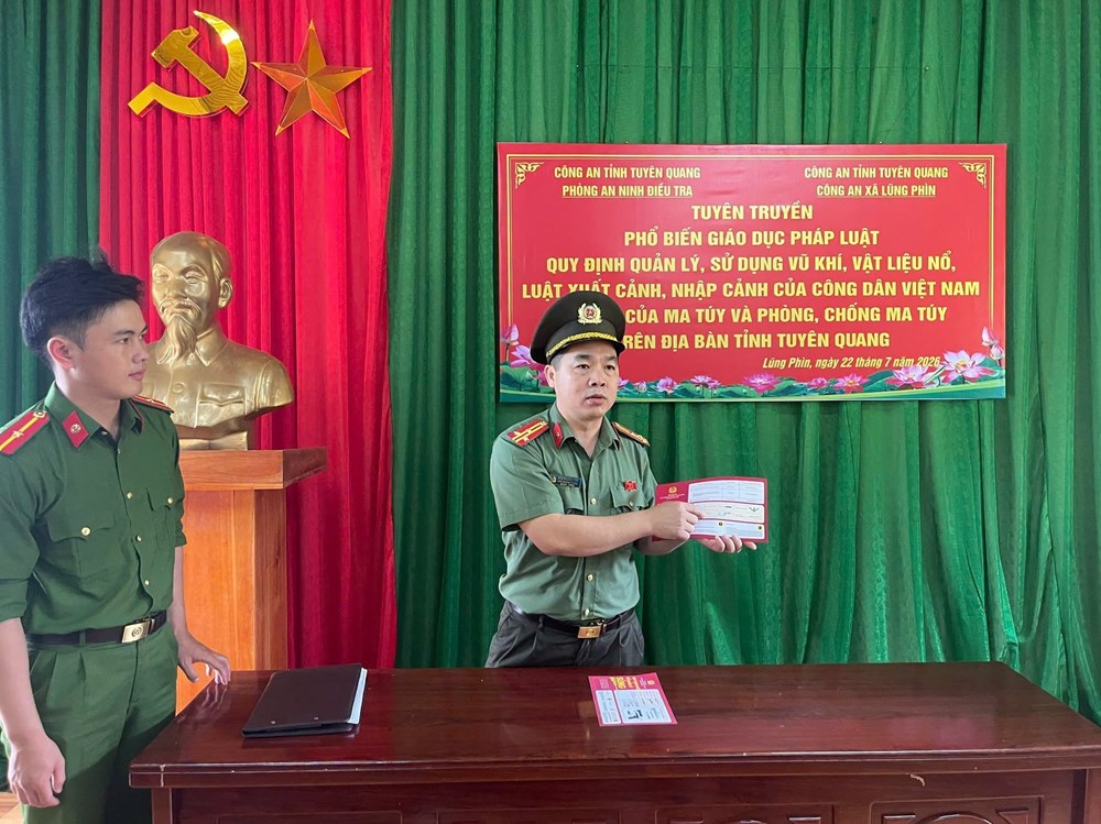 Nâng cao nhận thức pháp luật cho người dân vùng cao Lũng Phìn - ảnh 1