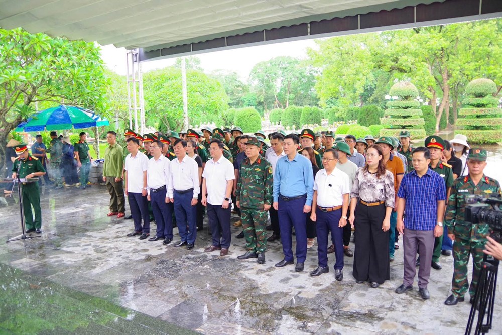 Điện Biên tổ chức lấy mẫu ADN hài cốt liệt sĩ tại Nghĩa trang Liệt sĩ Độc Lập - ảnh 1