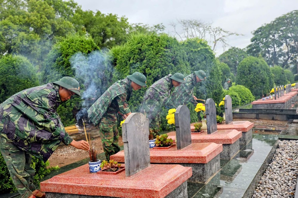 Điện Biên tổ chức lấy mẫu ADN hài cốt liệt sĩ tại Nghĩa trang Liệt sĩ Độc Lập - ảnh 2
