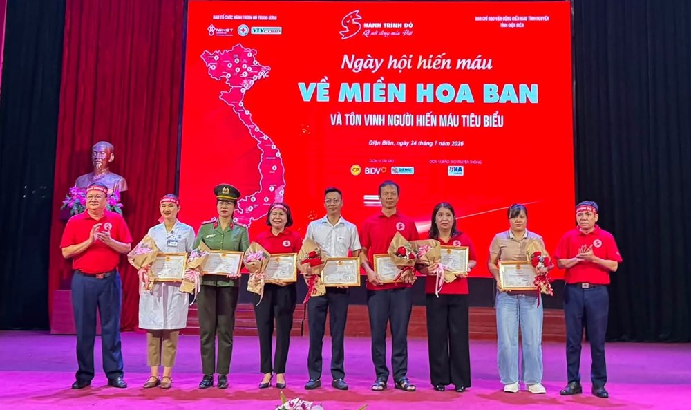 Hơn 400 người tham gia Ngày hội hiến máu “Về miền Hoa Ban” tại Điện Biên - ảnh 2