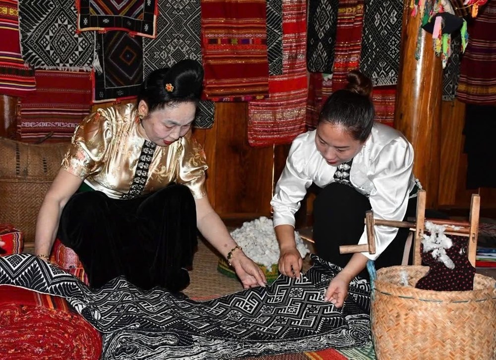 Phụ nữ Yên Châu gìn giữ nghề dệt thổ cẩm, lan tỏa văn hóa Thái - ảnh 6