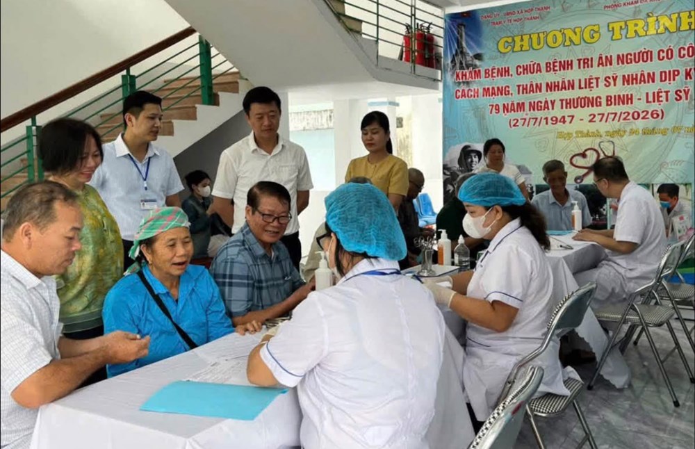Khám sức khỏe miễn phí tri ân người có công nơi vùng cao Hợp Thành - ảnh 1