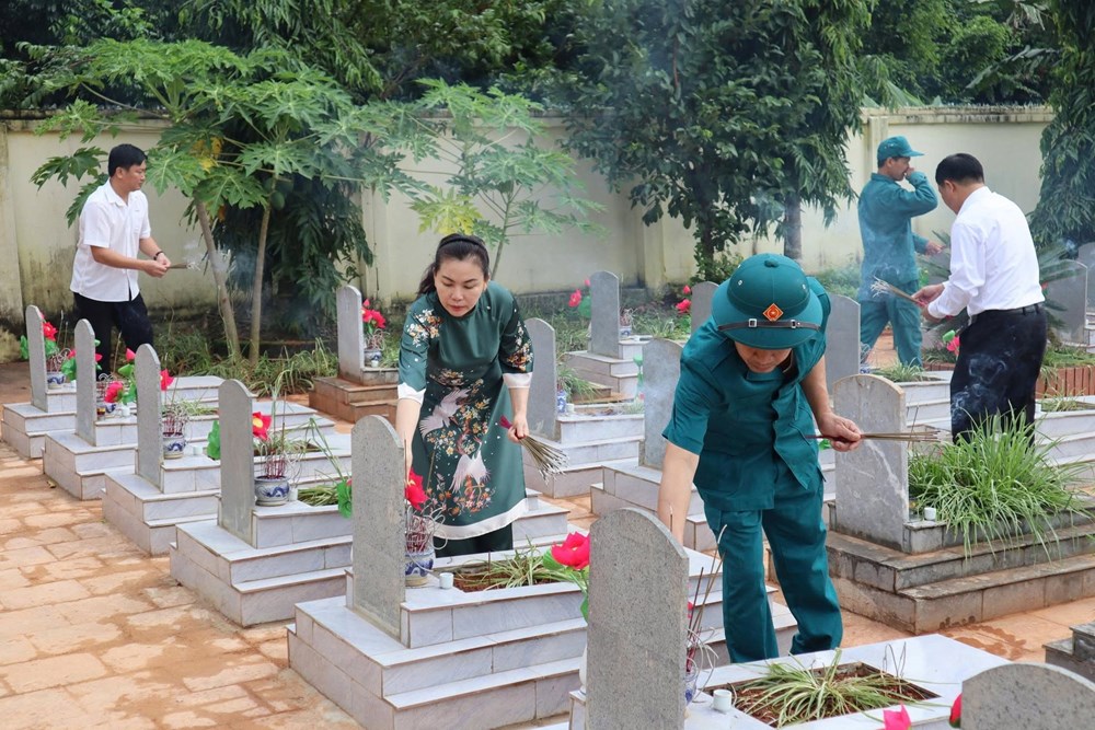 Dâng hương tưởng nhớ các Anh hùng liệt sĩ, Thanh niên xung phong tại Ngã ba Cò Nòi - ảnh 4