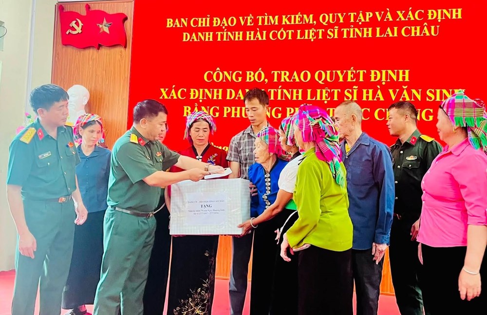 Lai Châu trao quyết định xác định danh tính liệt sĩ Hà Văn Sinh sau 76 năm - ảnh 2