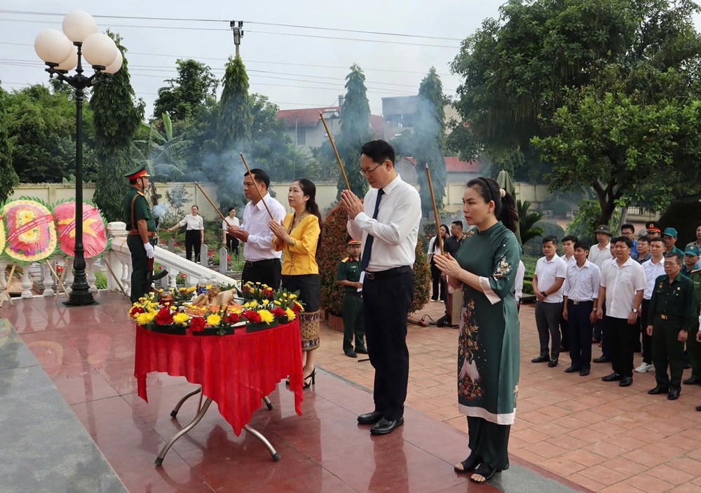 Dâng hương tưởng nhớ các Anh hùng liệt sĩ, Thanh niên xung phong tại Ngã ba Cò Nòi - ảnh 2