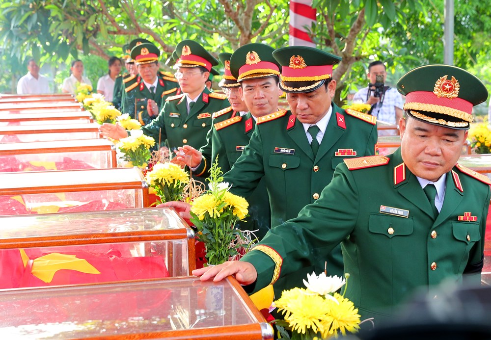 Các anh trở về, hòa vào lòng đất mẹ thân thương - ảnh 7