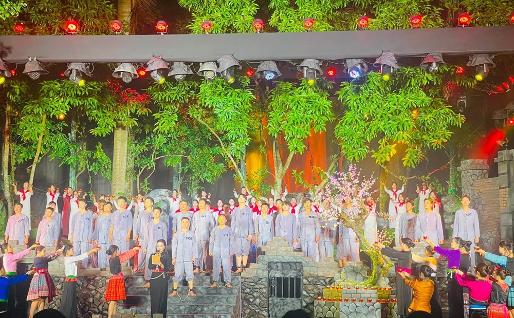 Thiêng liêng đêm thực cảnh “Địa ngục trần gian” tri ân các Anh hùng Liệt sĩ - ảnh 6