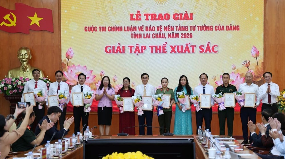 Lai Châu trao giải Cuộc thi Chính luận về bảo vệ nền tảng tư tưởng của Đảng - ảnh 1