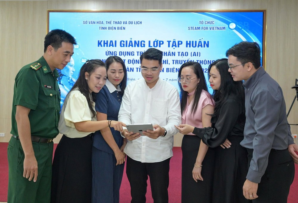 Điện Biên tập huấn ứng dụng AI cho hơn 80 nhà báo, cán bộ truyền thông - ảnh 3