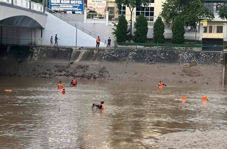 Điện Biên: Tìm thấy thi thể cháu bé 14 tuổi đuối nước trên sông Nậm Rốm - ảnh 1