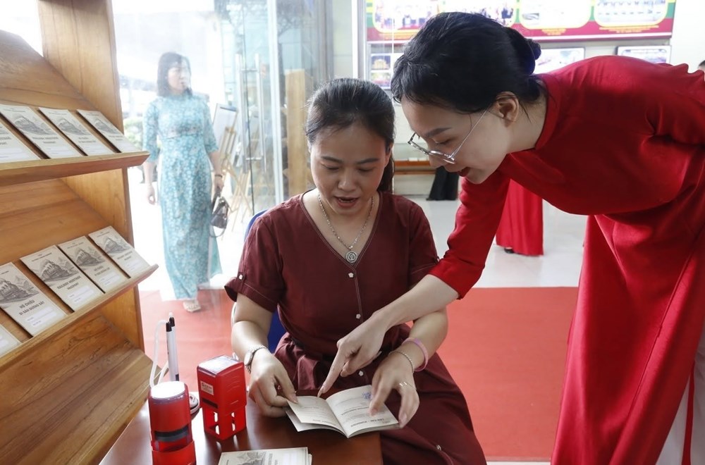 Trưng bày gần 300 hiện vật về 120 năm đường sắt Hải Phòng-Lào Cai-Côn Minh - ảnh 7