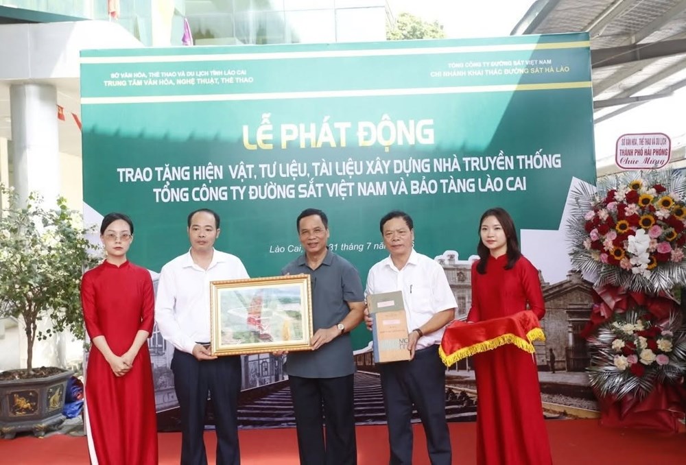 Trưng bày gần 300 hiện vật về 120 năm đường sắt Hải Phòng-Lào Cai-Côn Minh - ảnh 3