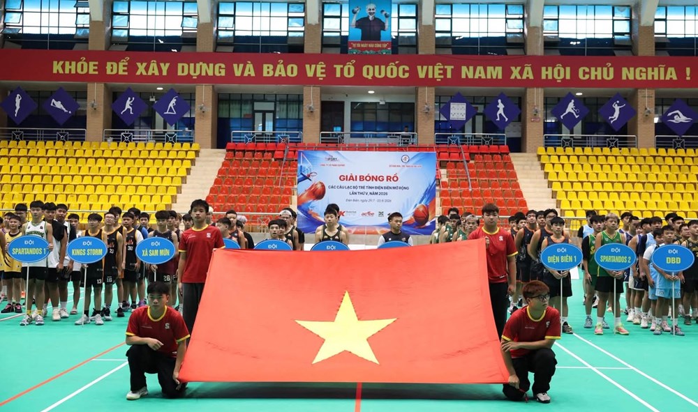 Hơn 230 VĐV tham gia Giải Bóng rổ các CLB trẻ tỉnh Điện Biên mở rộng - ảnh 1