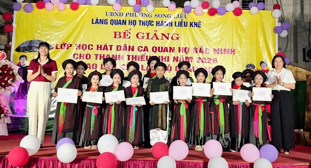 “Gieo mầm” tình yêu di sản hát Quan họ đến thế hệ trẻ - ảnh 4