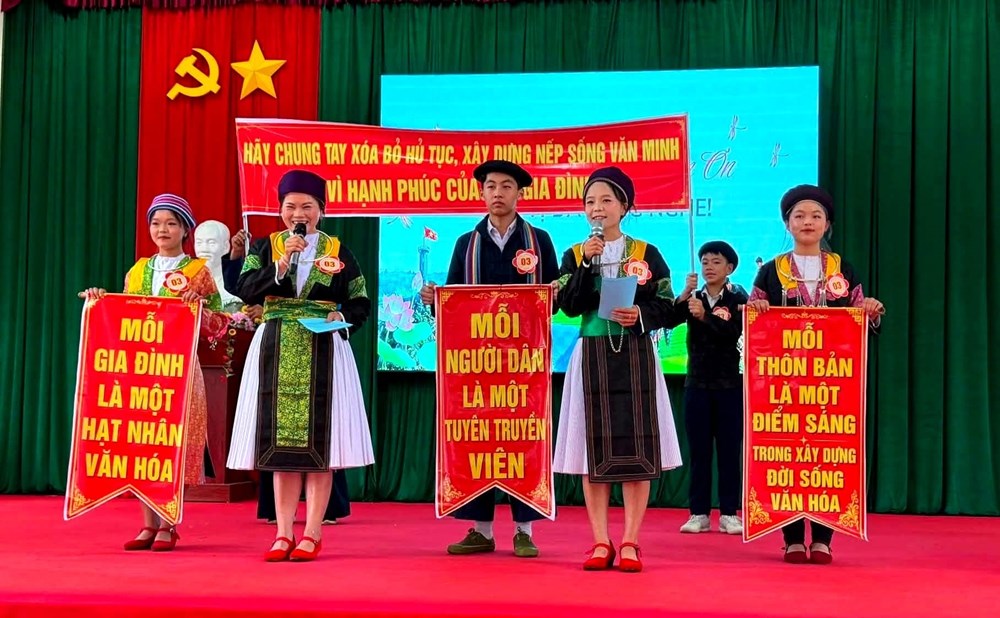 Lũng Cú: Tạo bước “đột phá” xây dựng nếp sống văn minh nơi biên giới - ảnh 2