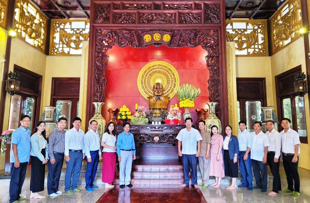 An Giang tổ chức nhiều hoạt động kỷ niệm 138 năm Ngày sinh Chủ tịch Tôn Đức Thắng - ảnh 3