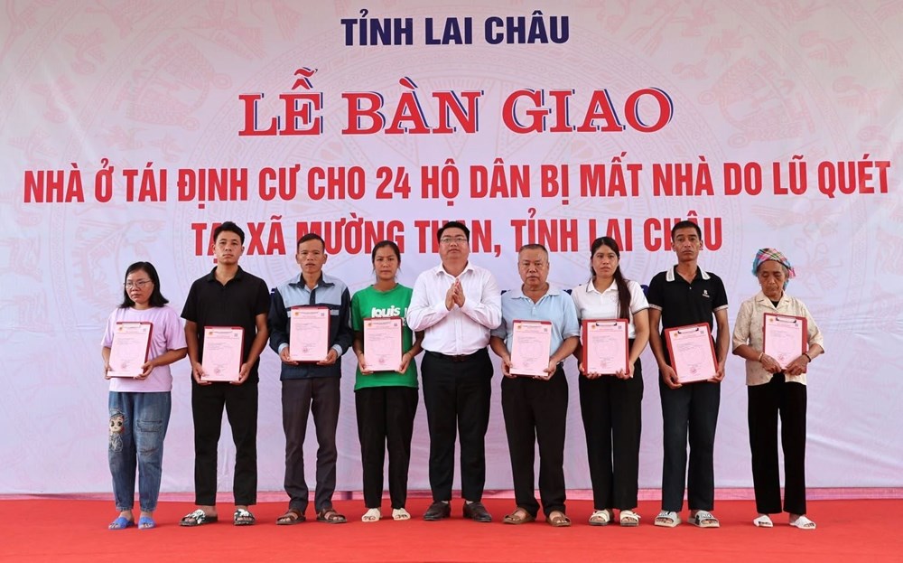 Lai Châu khánh thành khu tái định cư cho 24 hộ dân mất nhà do lũ quét - ảnh 4