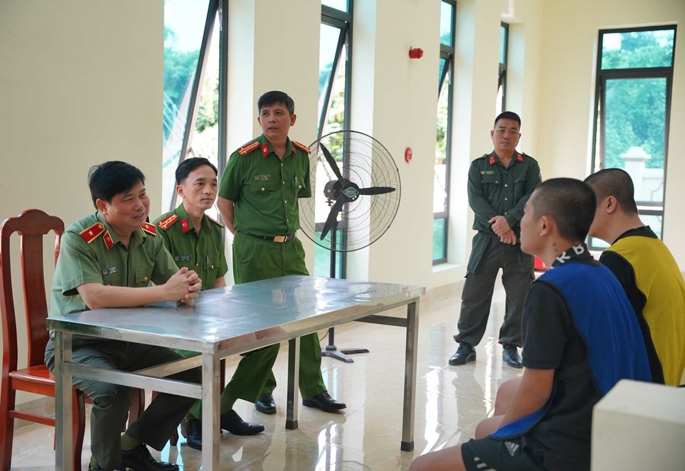 Điện Biên: Khen thưởng lực lượng triệt phá 2 tổ chức tội phạm xuyên quốc gia - ảnh 5