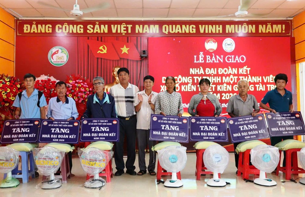 An Giang bàn giao 14 căn nhà Đại đoàn kết cho hộ nghèo vùng biên - ảnh 3