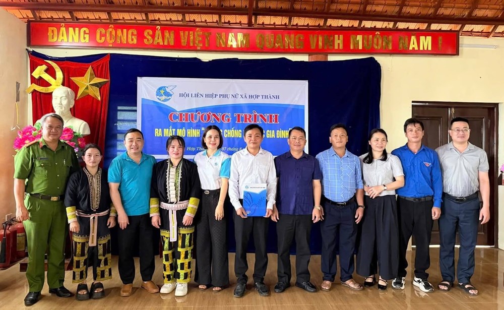 Phụ nữ xã vùng cao Hợp Thành chung tay phòng, chống bạo lực gia đình - ảnh 1