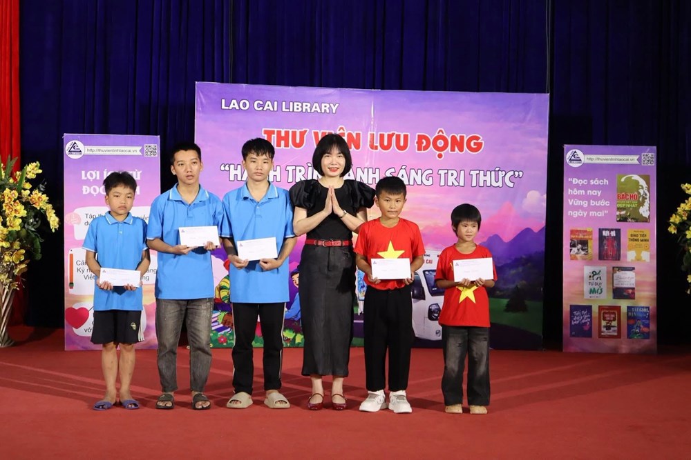 “Em vui cùng sách“: Mang văn hóa đọc đến với trẻ em có hoàn cảnh đặc biệt - ảnh 7