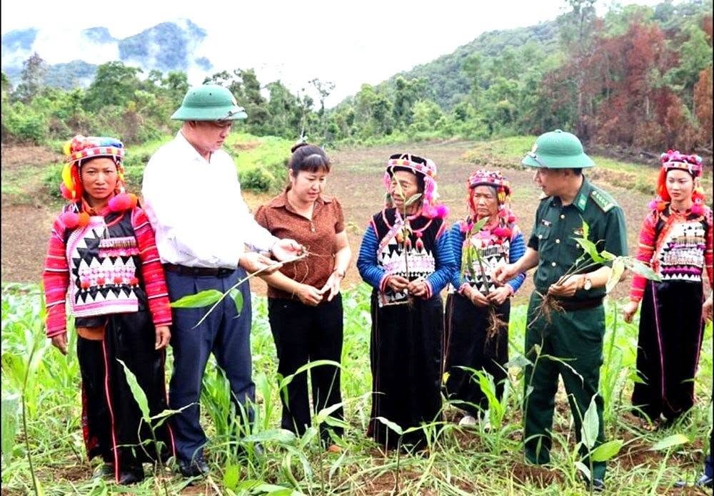 Từ mô hình điểm Tả Ló San đến khát vọng “sáng” bừng biên cương - ảnh 4