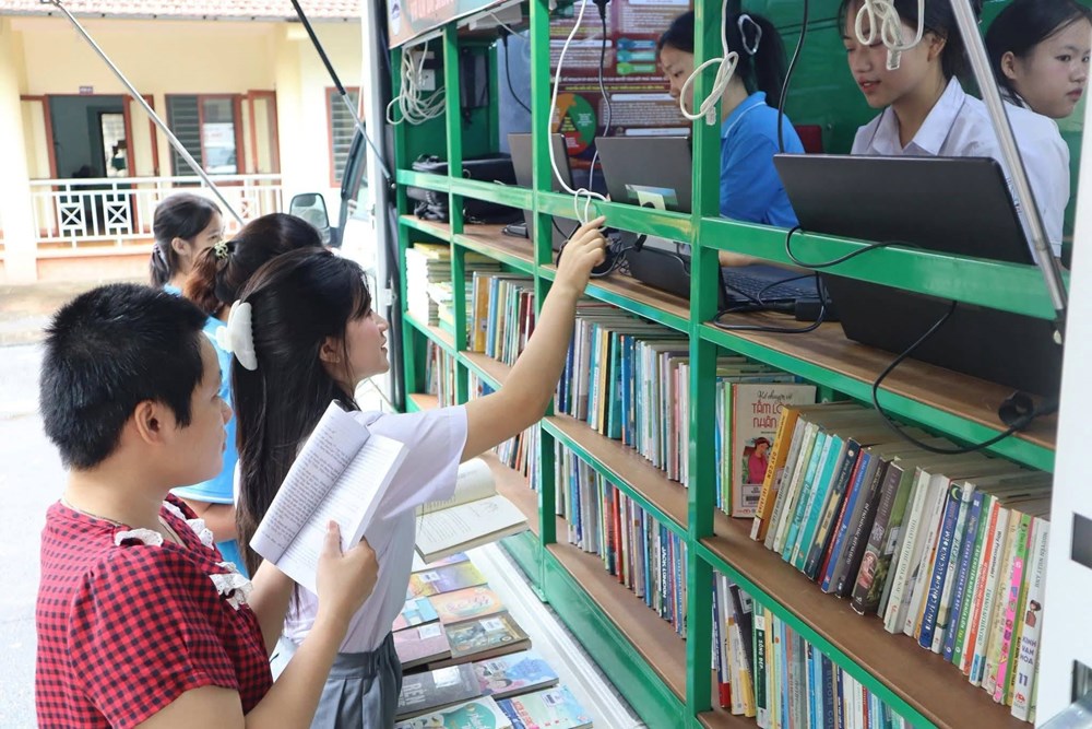 “Em vui cùng sách“: Mang văn hóa đọc đến với trẻ em có hoàn cảnh đặc biệt - ảnh 4