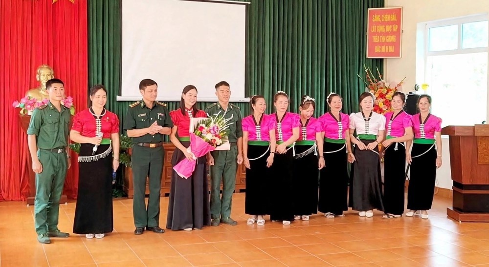 Đồn Biên phòng Si Pa Phìn tăng cường gắn bó quân dân nơi biên giới  - ảnh 4