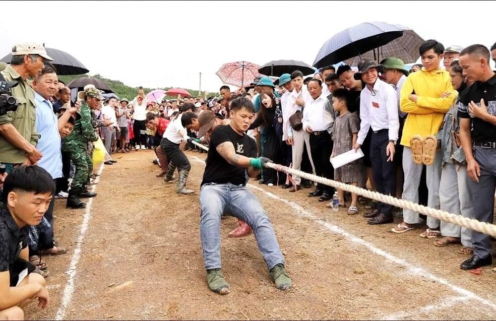 Lóng Sập rực rỡ sắc màu biên giới chào đón du khách dịp lễ 2.9 - ảnh 3