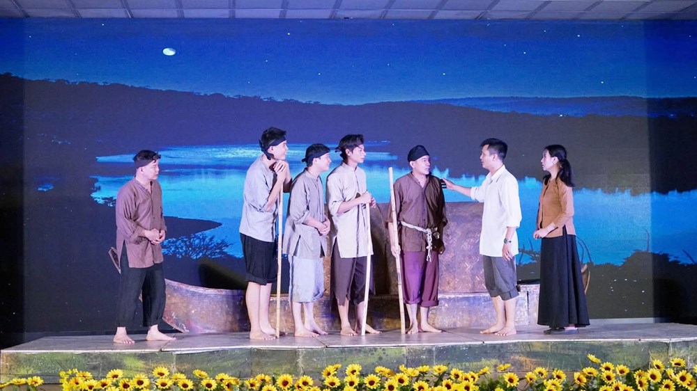 Vở kịch “Con đò của mẹ” lay động trái tim khán giả Mộc Sơn - ảnh 3