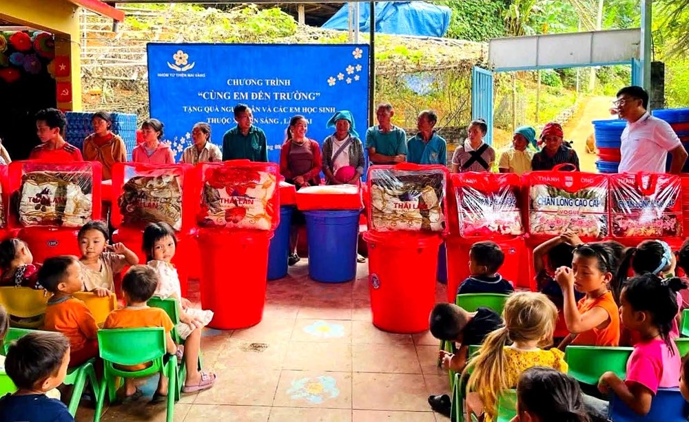Ấm áp yêu thương tại điểm trường vùng cao Mà Mù Sử 2 - ảnh 3