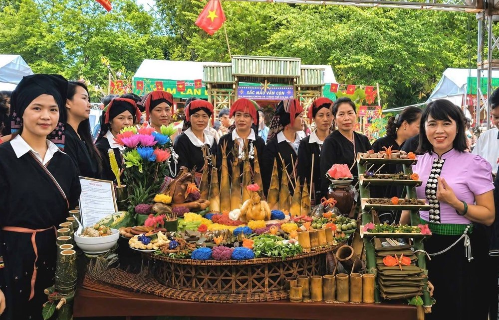 Ẩm thực Tây Bắc níu chân du khách đến Mộc Châu dịp Quốc khánh 2.9 - ảnh 1