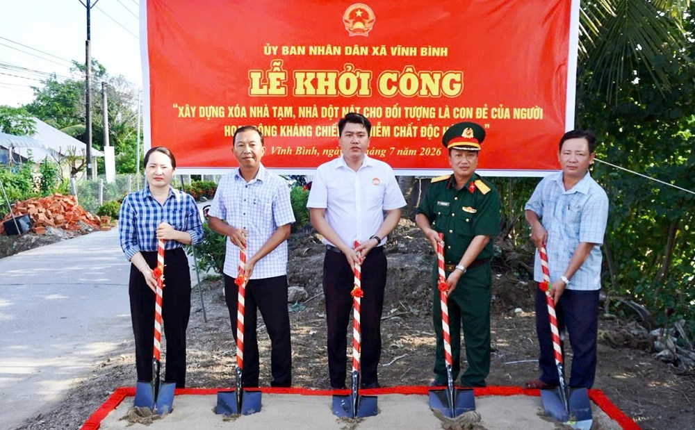 Vĩnh Bình tiếp sức cho nạn nhân bị ảnh hưởng chất độc da cam - ảnh 2
