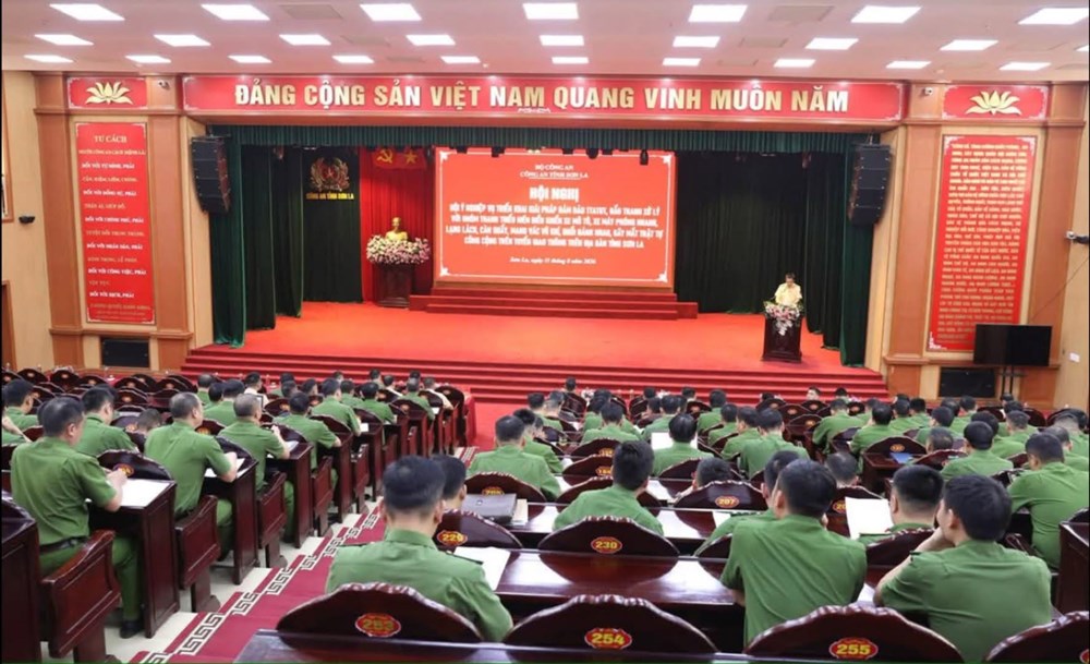 Sơn La quyết liệt xử lý thanh thiếu niên lạng lách, mang hung khí gây rối - ảnh 1