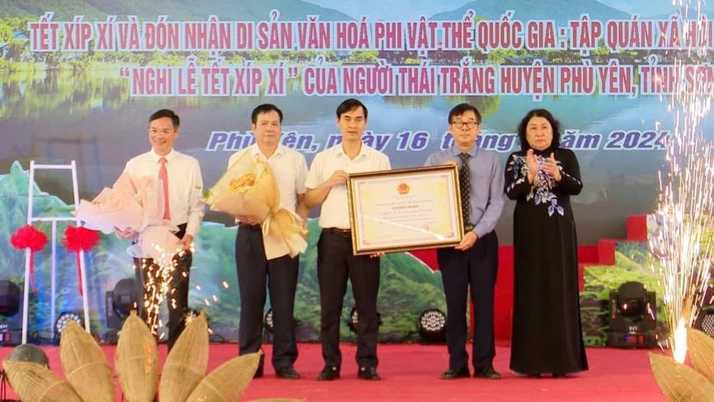 Vui Tết Xíp Xí đậm sắc màu văn hóa Thái ở Phù Yên - ảnh 2