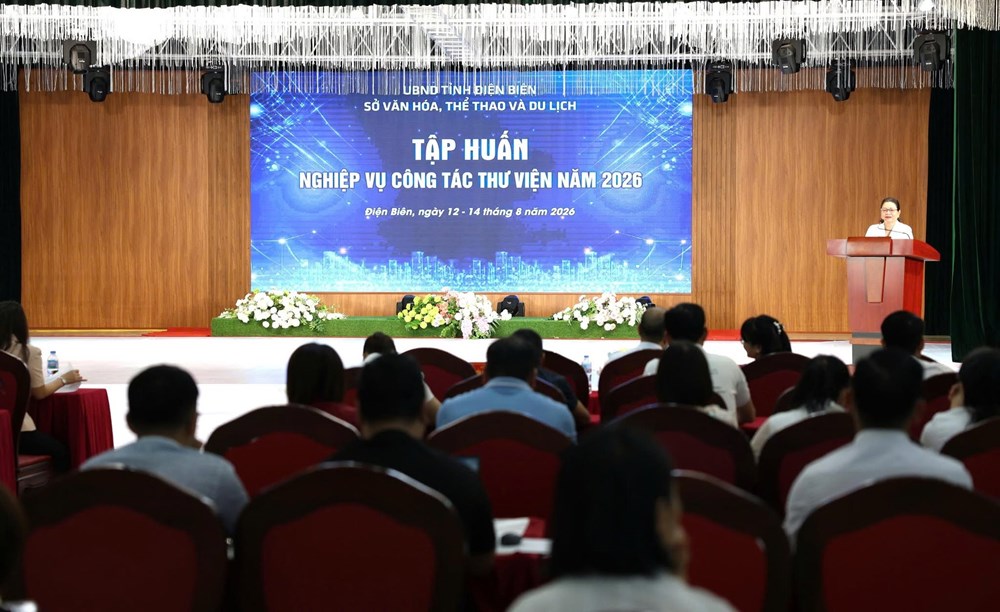 Điện Biên: Hơn 100 cán bộ thư viện được tập huấn ứng dụng AI - ảnh 1