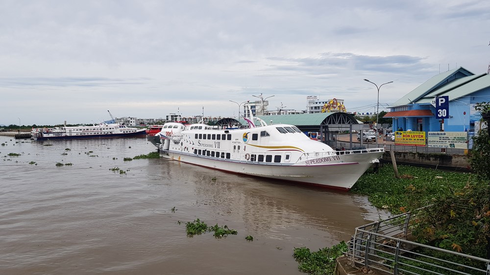 Tàu, phà đi Phú Quốc tạm ngưng hoạt động do thời tiết xấu - ảnh 1