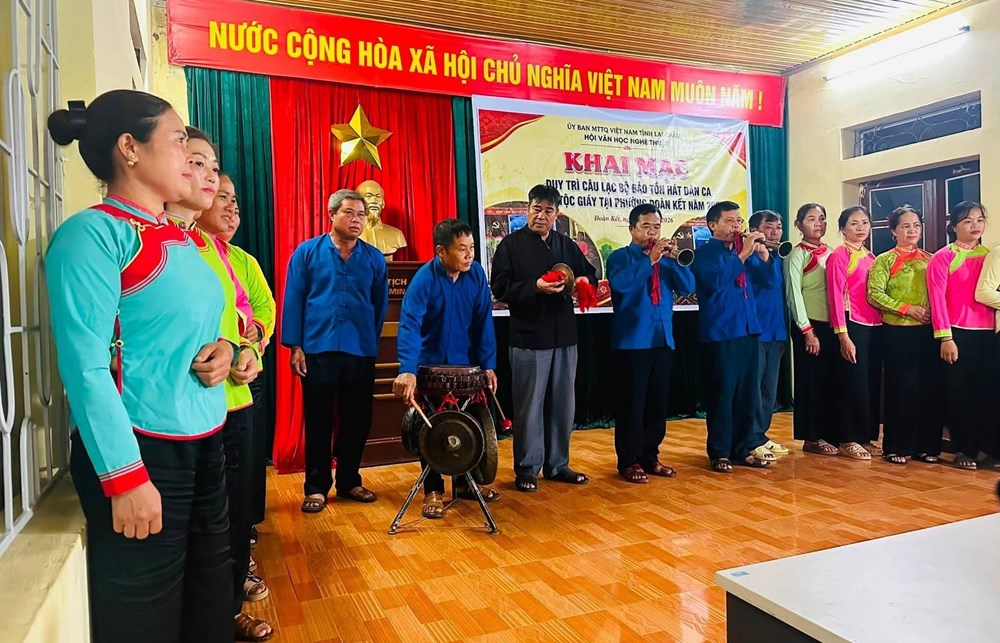 Để làn điệu dân ca Giáy ngân vang giữa đời sống hiện đại - ảnh 2