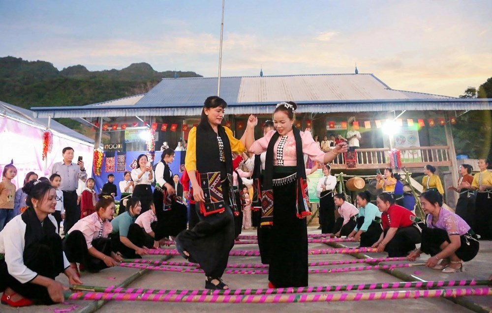 Về Mường Lựm, trải nghiệm phiên chợ “Chiềng Hặc - Miền nhớ thương” - ảnh 1