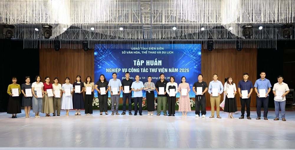 Hơn 100 cán bộ thư viện Điện Biên được tập huấn ứng dụng AI - ảnh 1