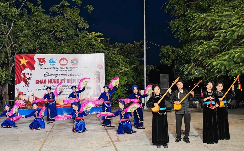 Tiếng Then ngân vang trên phố đi bộ Minh Xuân - ảnh 5
